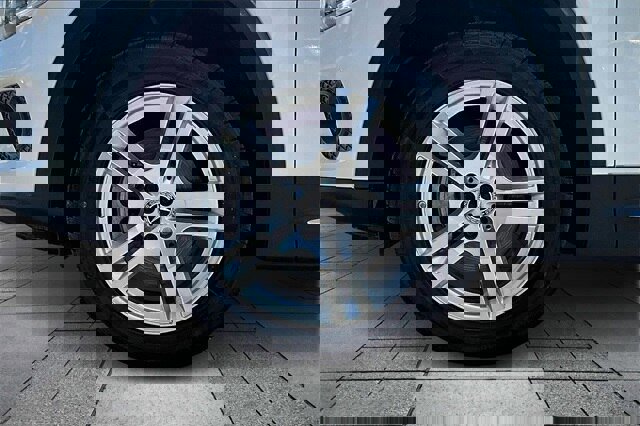 Used 2021 Mercedes-Benz GLB 250 w/ Premium Package image 11