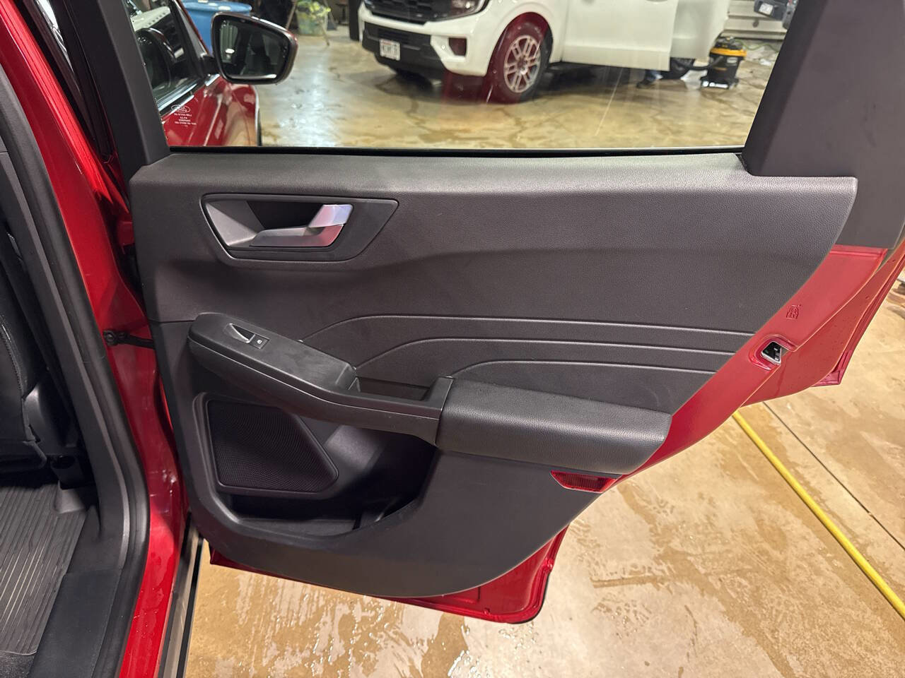 Certified 2024 Ford Escape Platinum image 26