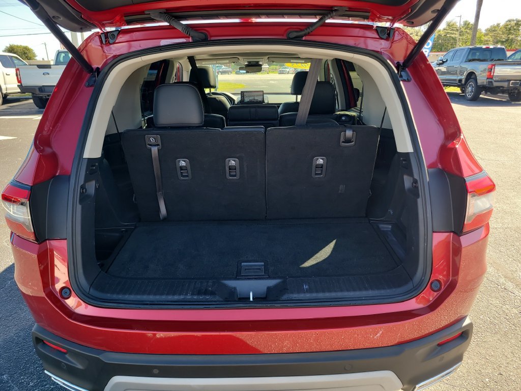 Used 2025 Honda Pilot Touring image 7