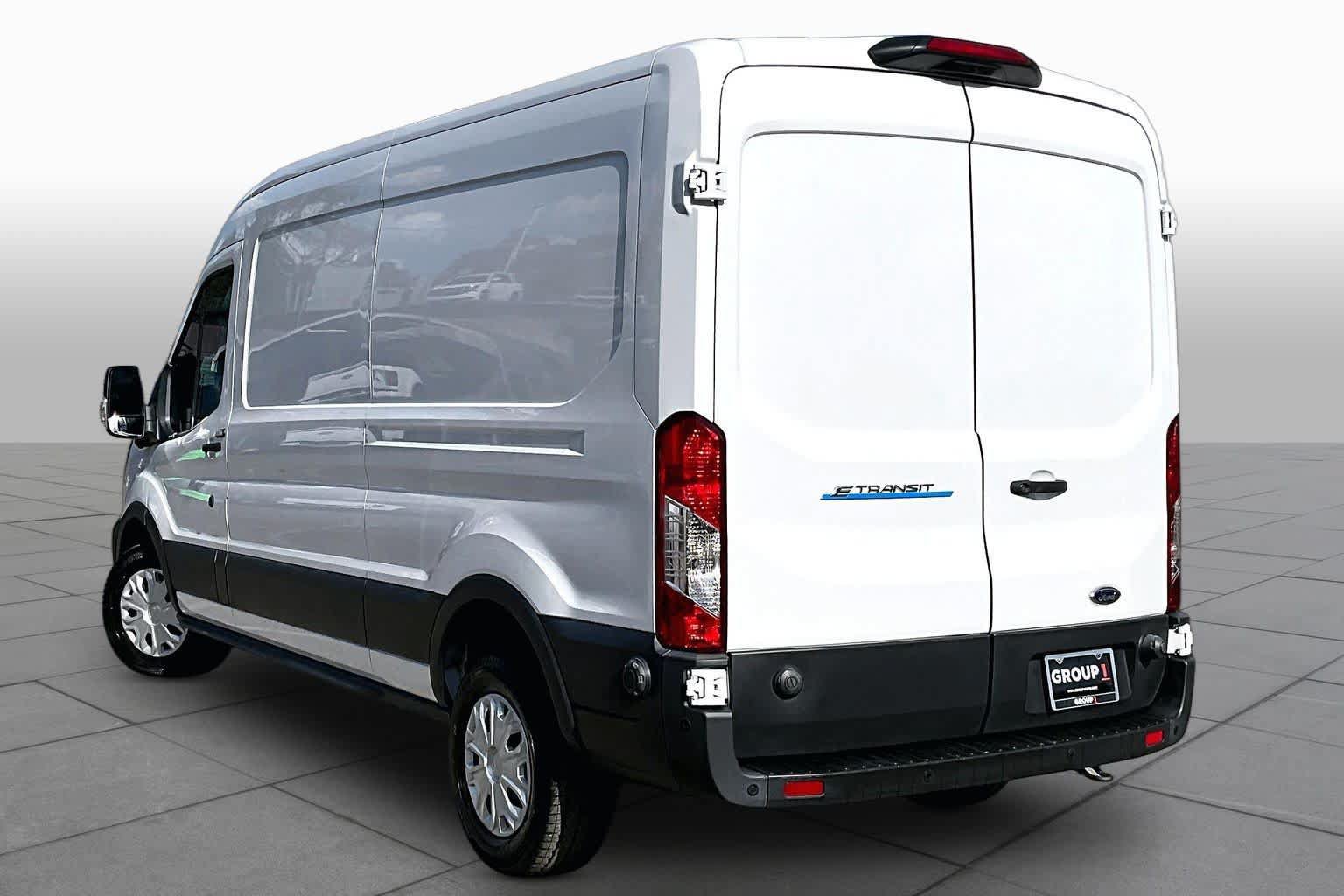 Certified 2022 Ford E-Transit Medium Roof RWD image 11