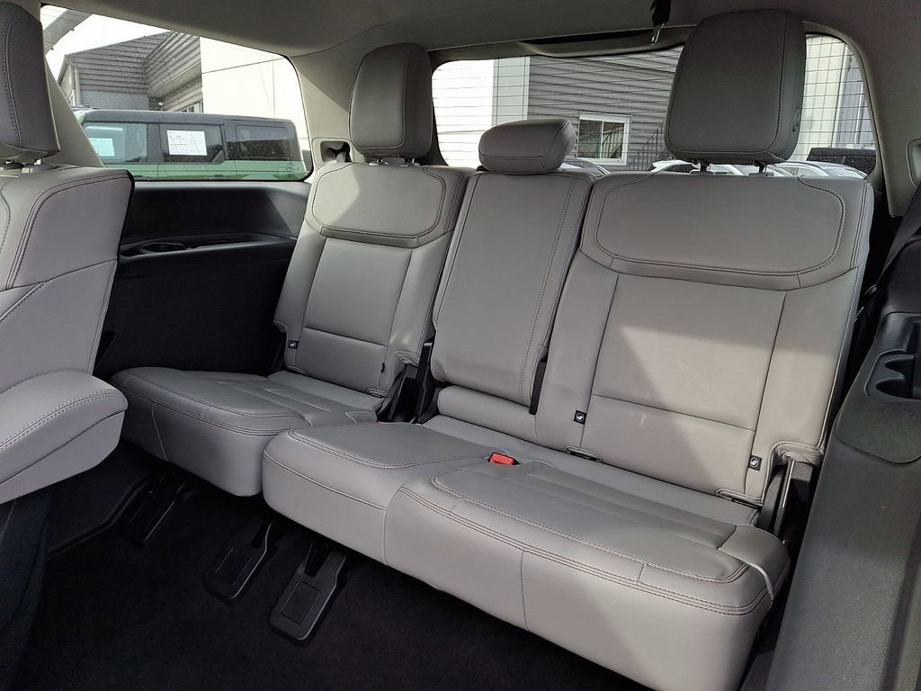 Certified 2025 Ford Expedition Active image 12