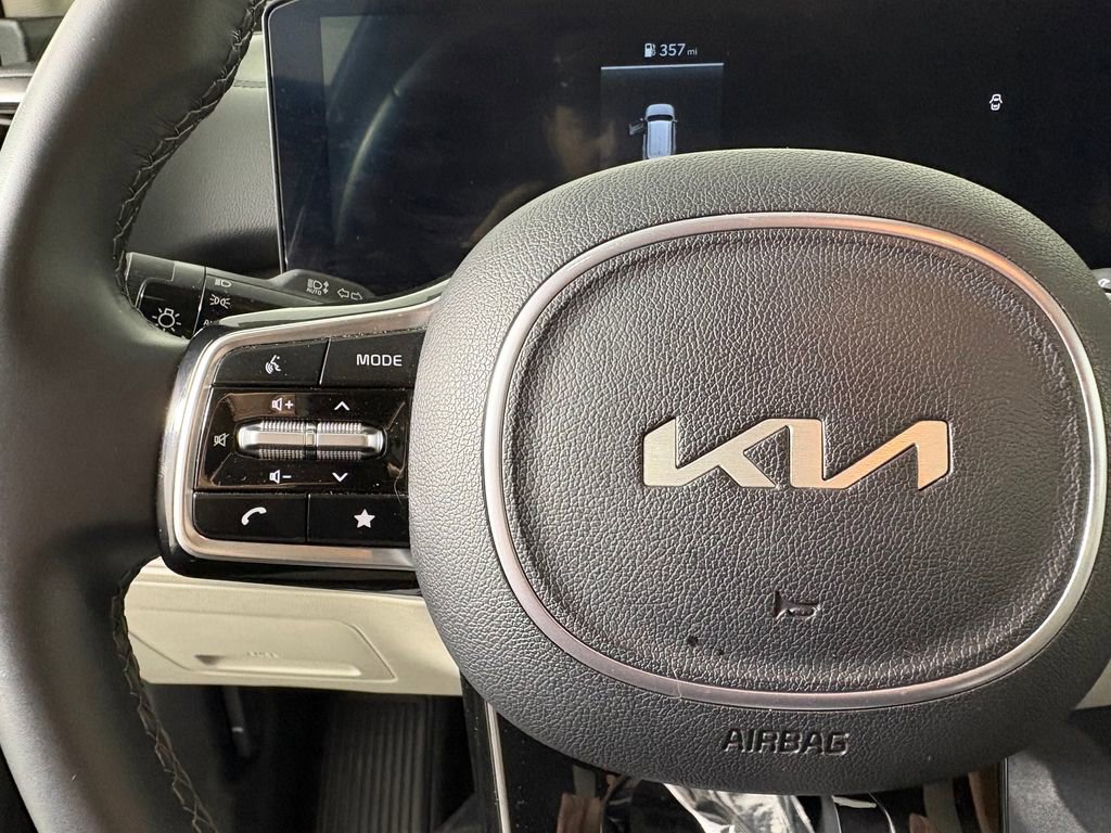 Used 2025 Kia Sorento S AWD/4WD image 23