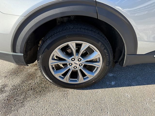 Certified 2022 Ford Explorer XLT w/ Equipment Group 202A image 27