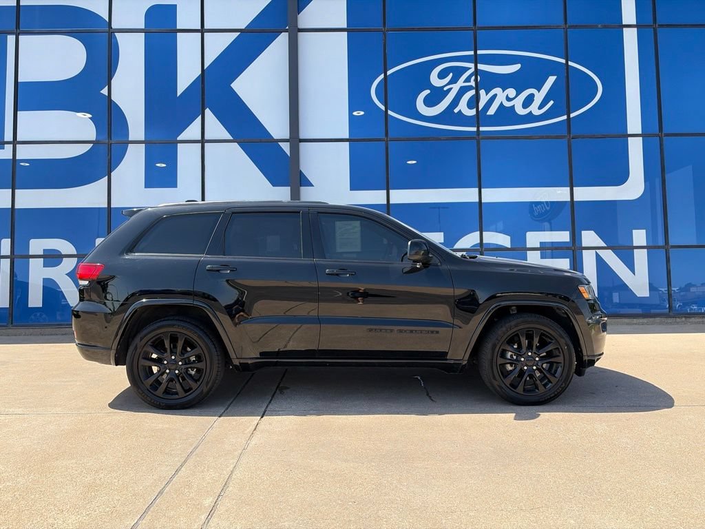 Used 2020 Jeep Grand Cherokee Altitude RWD image 8