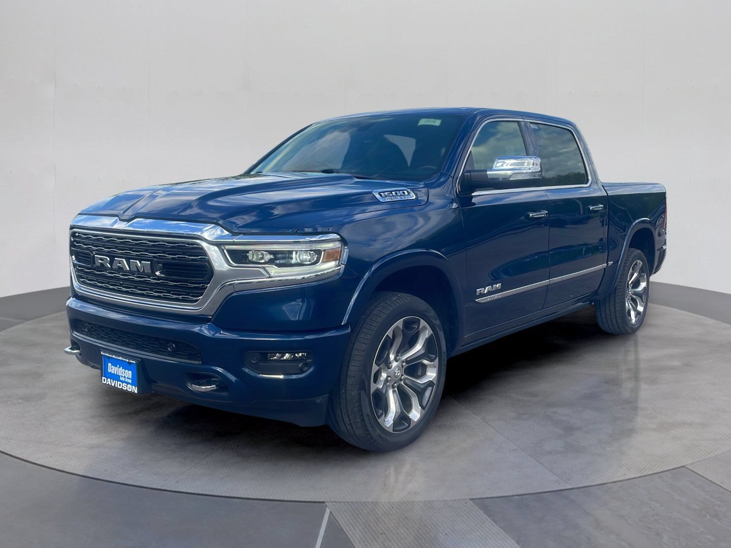 Used 2022 RAM 1500 Limited w/ Body-Colour Bumper Group