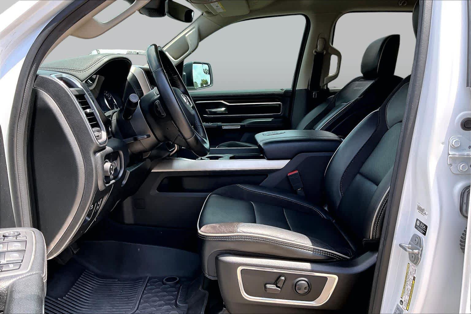 Used 2022 RAM 1500 Laramie AWD/4WD image 11
