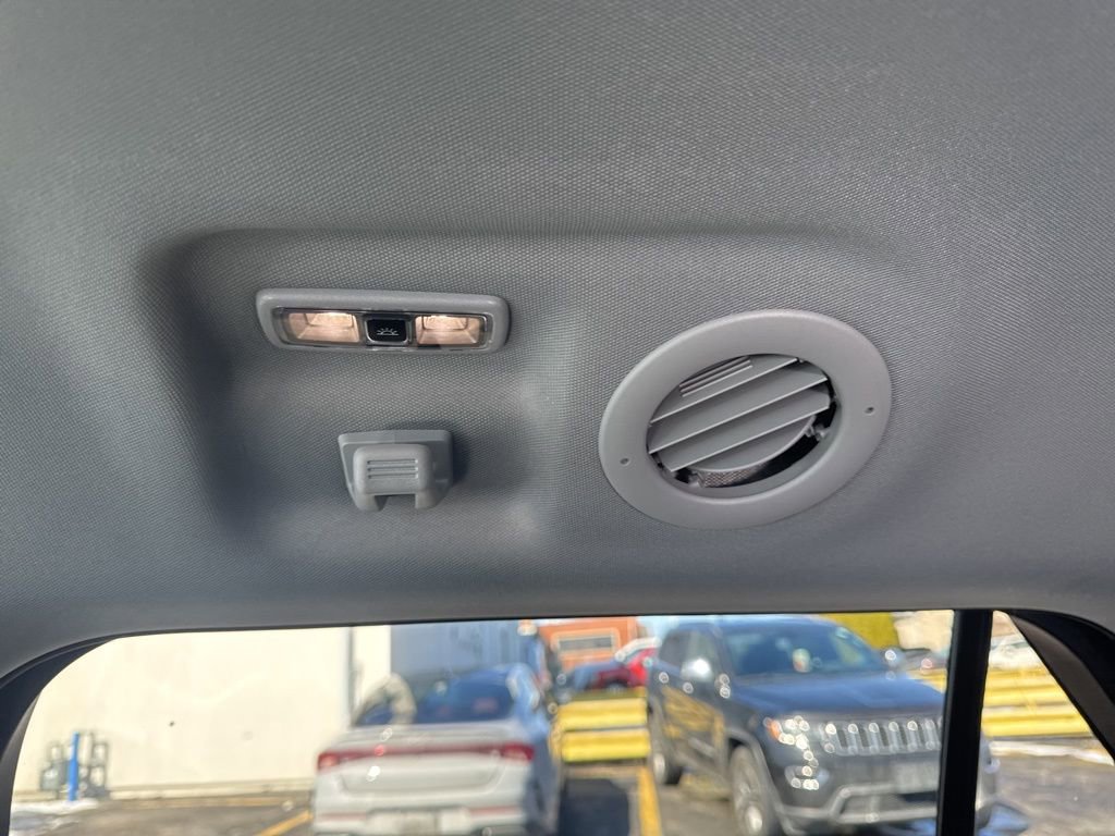 Certified 2022 Ford Explorer XLT w/ Equipment Group 202A image 33