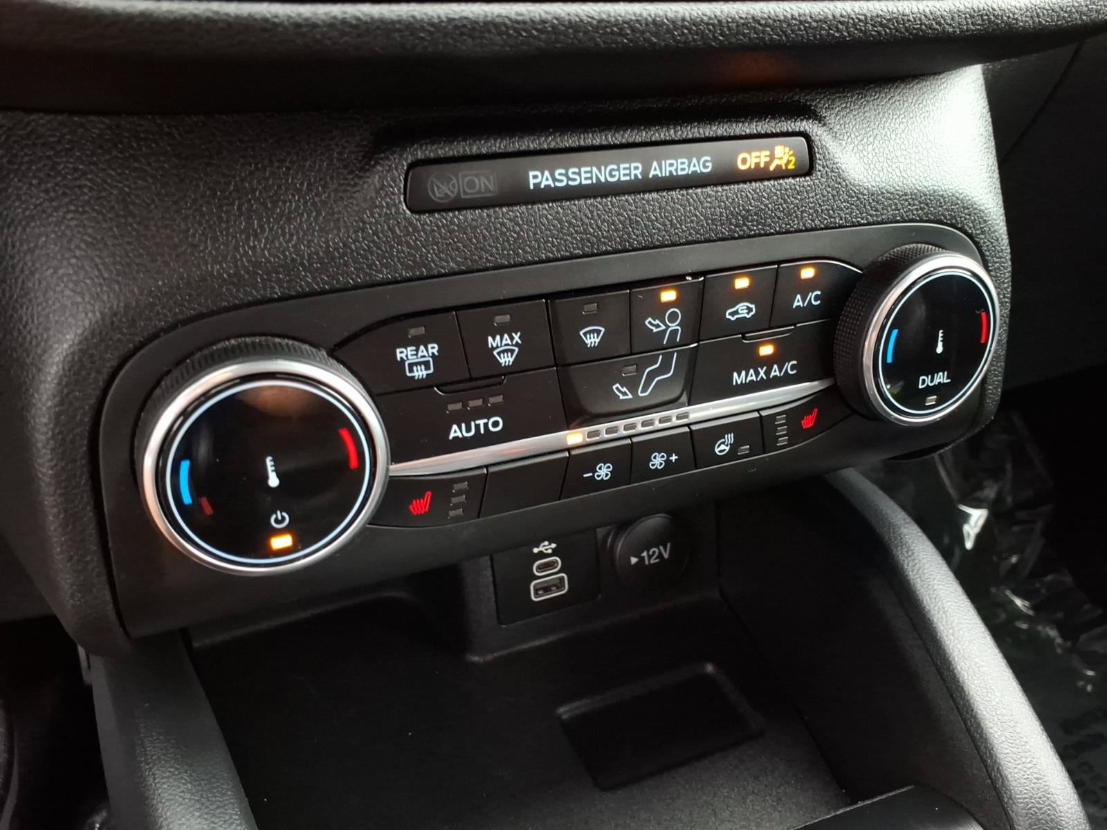 Certified 2025 Ford Escape ST-Line Select AWD/4WD image 20