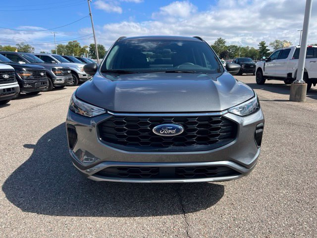 Certified 2024 Ford Escape ST-Line w/ Tech Pack #1 AWD/4WD image 2