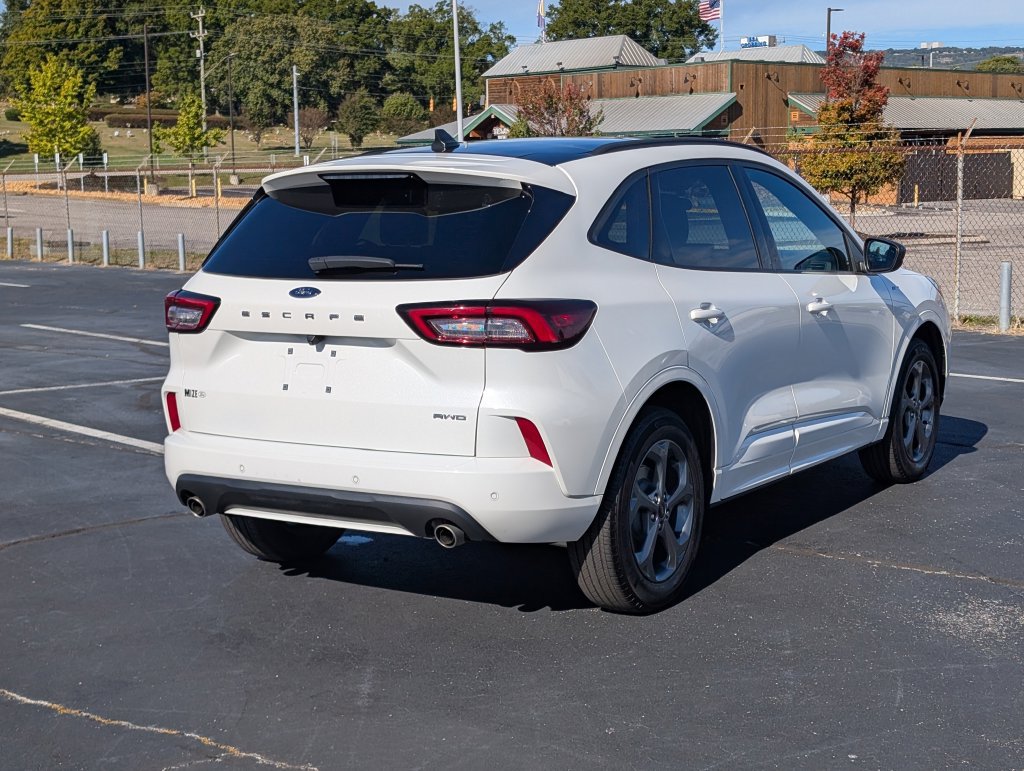 Certified 2023 Ford Escape ST-Line w/ Tech Pack #1 AWD/4WD image 6