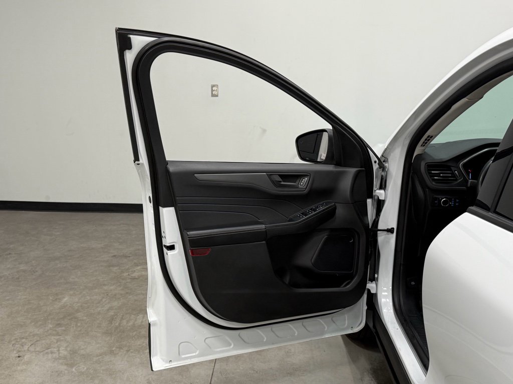 Certified 2024 Ford Escape Active image 9