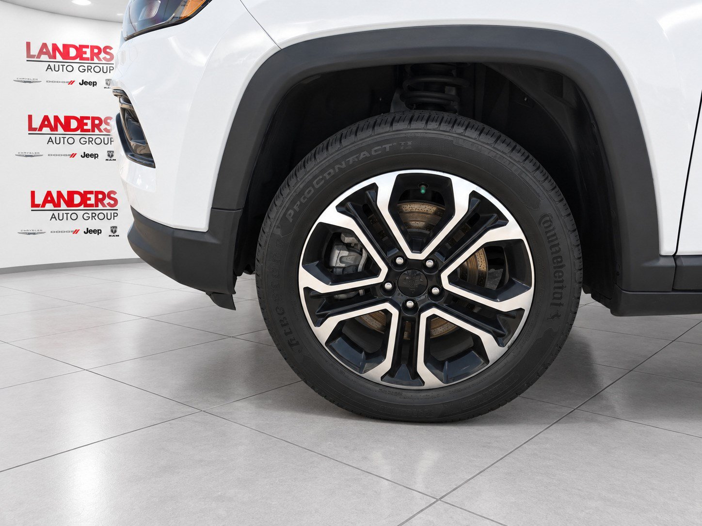 Used 2023 Jeep Compass Limited AWD/4WD image 6