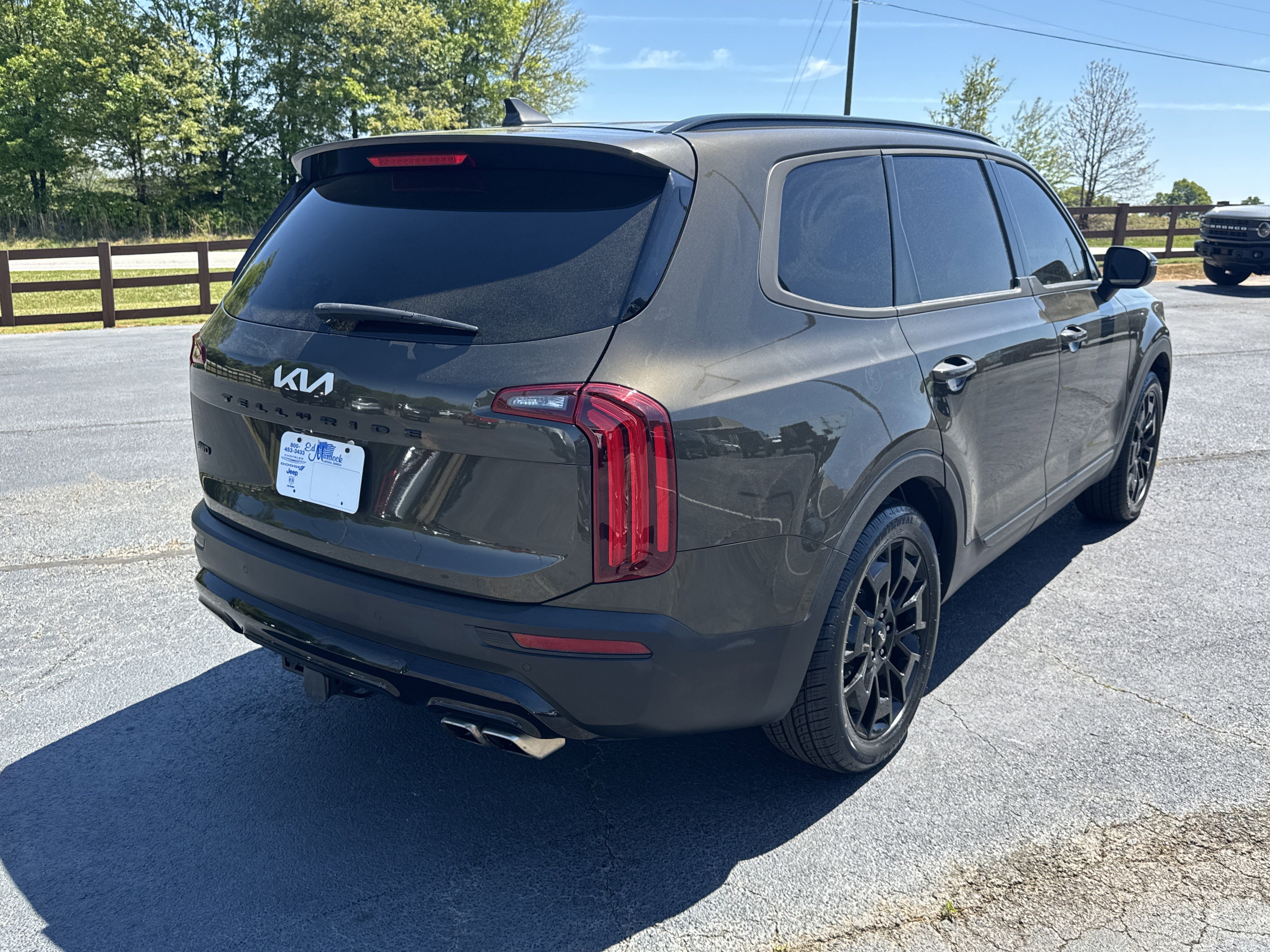 Used 2022 Kia Telluride EX w/ EX Premium Package image 6