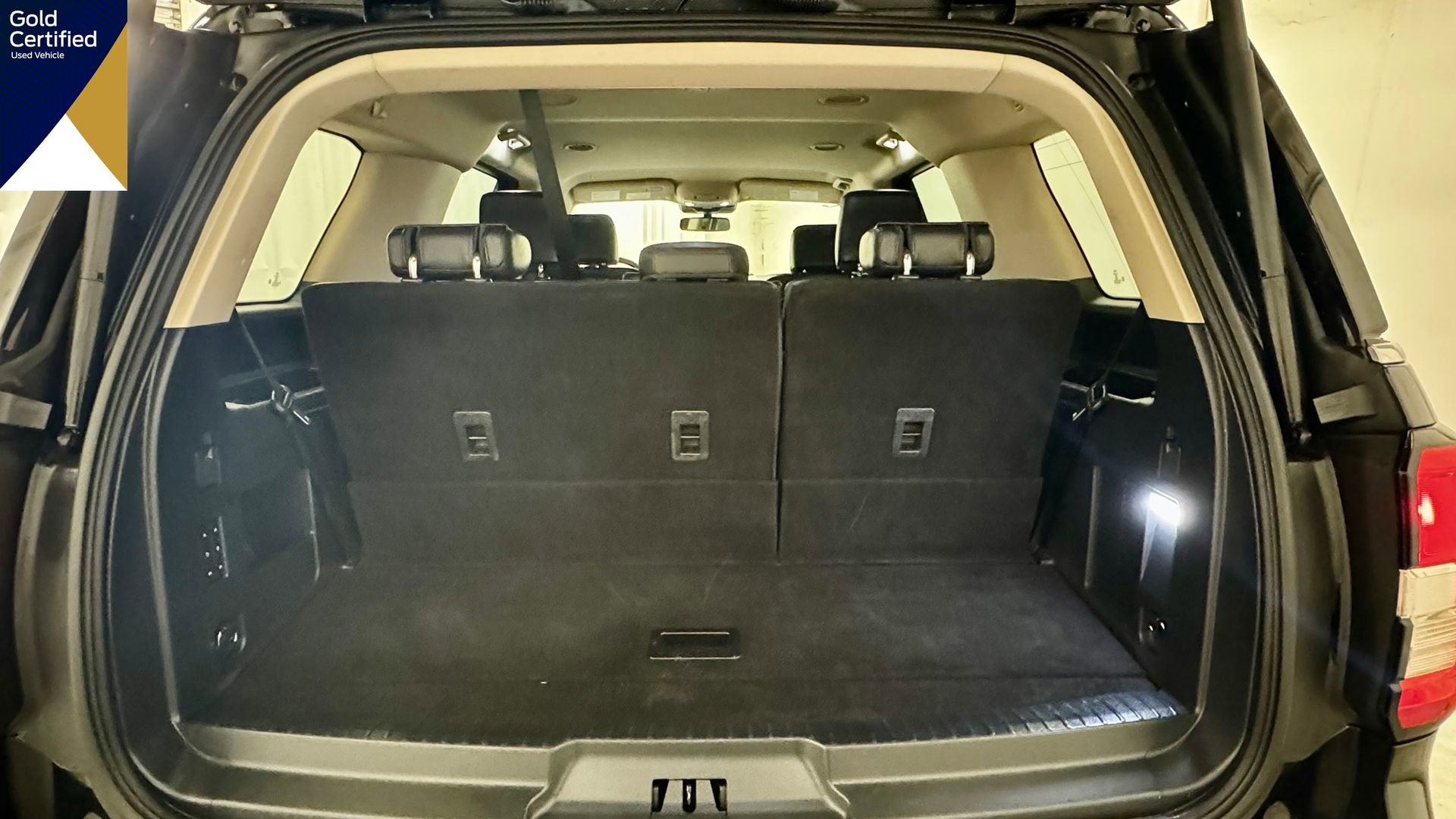 Certified 2024 Ford Expedition XLT image 17