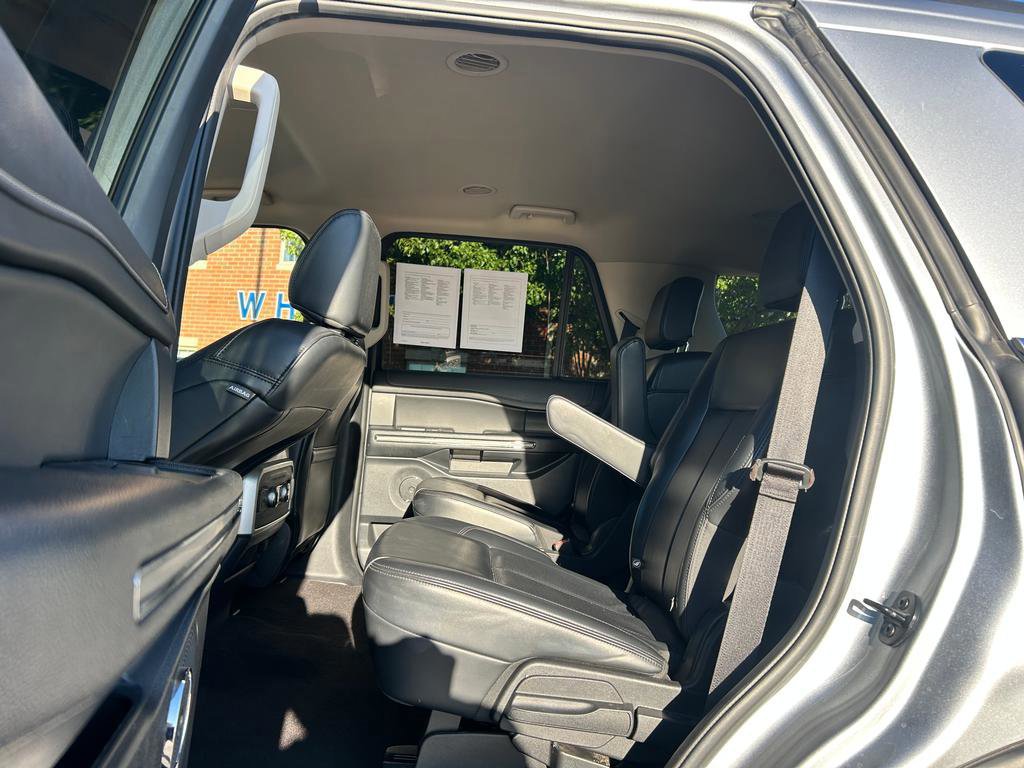 Certified 2023 Ford Expedition XLT image 13