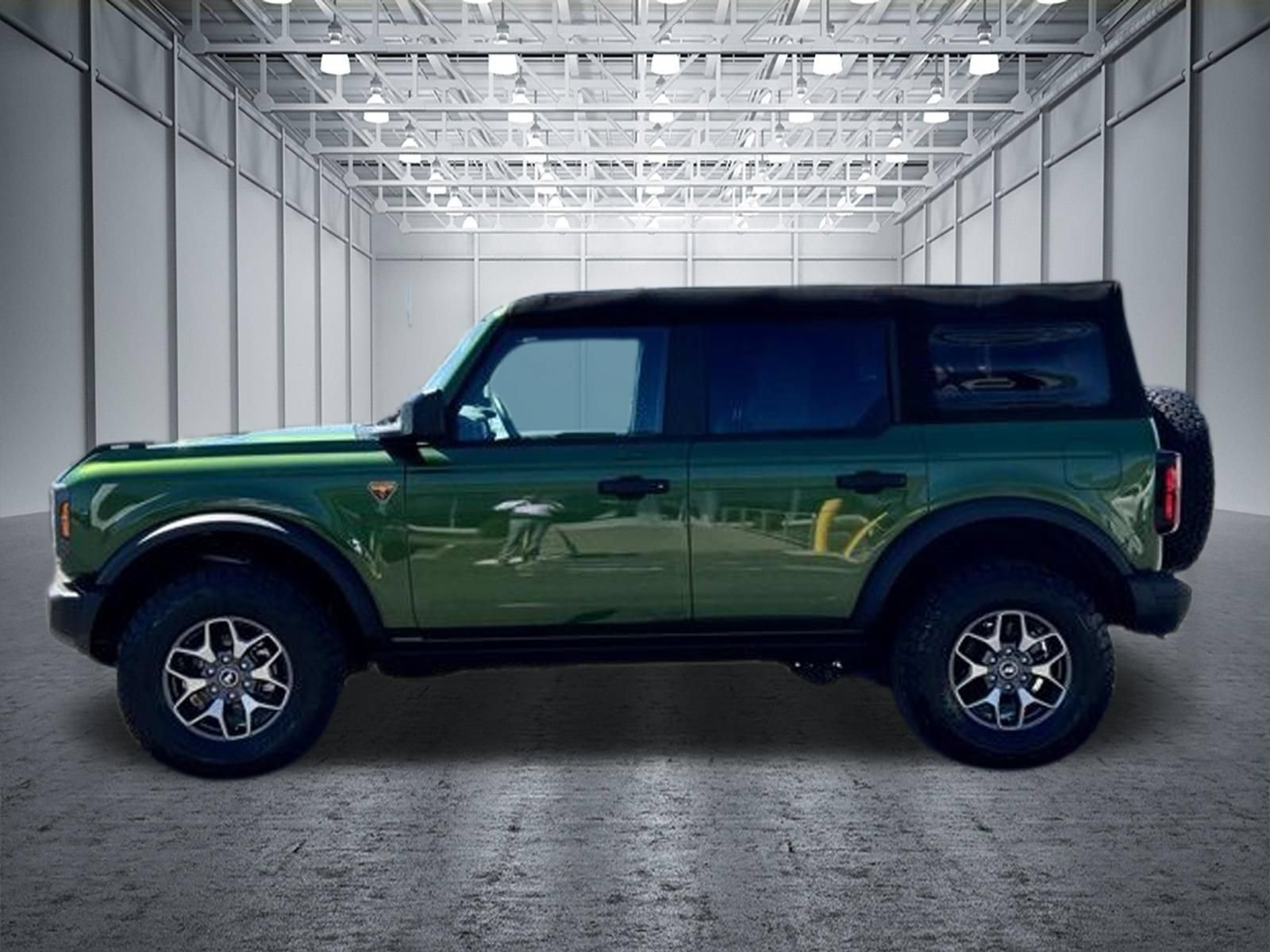 Certified 2023 Ford Bronco Badlands AWD/4WD image 9