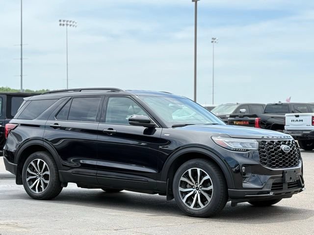 Certified 2025 Ford Explorer ST-Line AWD/4WD image 38