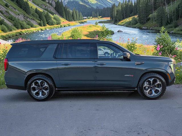 Used 2025 GMC Yukon XL AT4 Ultimate AWD/4WD image 7