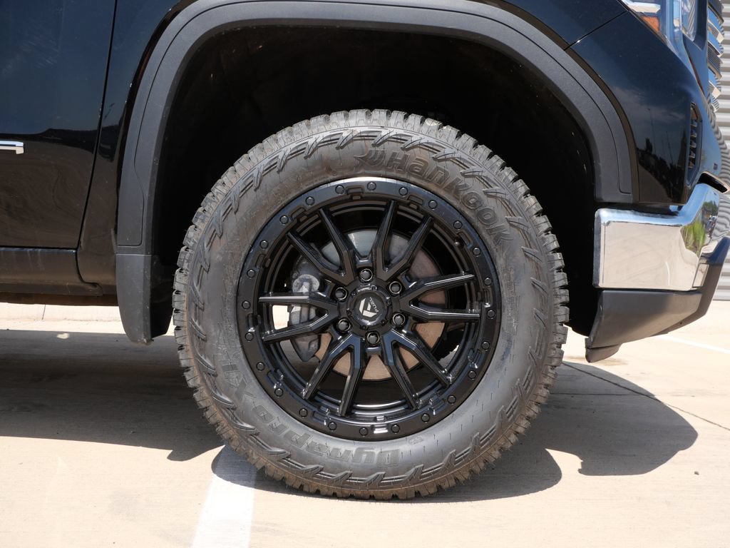Used 2025 GMC Sierra 1500 SLT AWD/4WD image 8