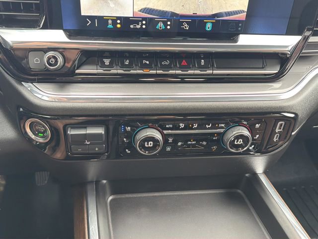 Used 2024 Chevrolet Silverado 3500 High Country AWD/4WD image 28