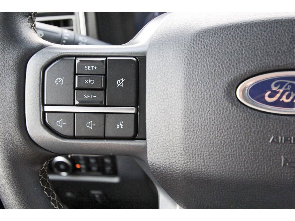 Certified 2025 Ford F250 Lariat w/ FX4 Off-Road Package image 18