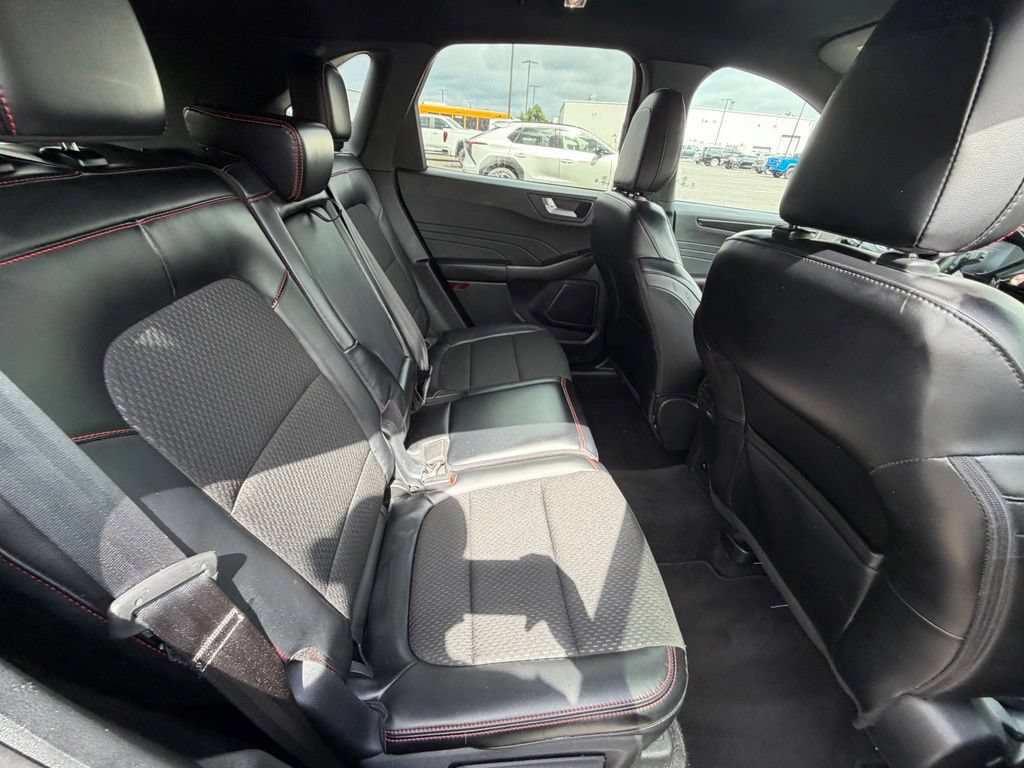 Certified 2025 Ford Escape ST-Line Select AWD/4WD image 43