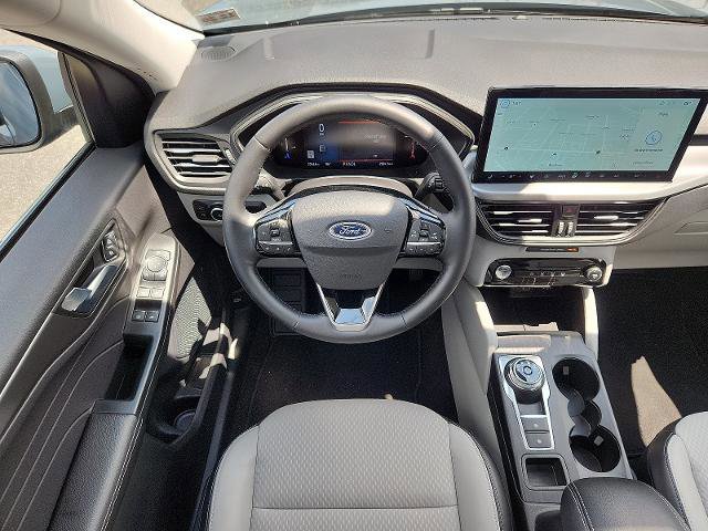Certified 2025 Ford Escape SE FWD image 12