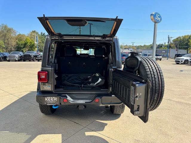 Used 2022 Jeep Wrangler Unlimited Sahara w/ Cold Weather Group image 7