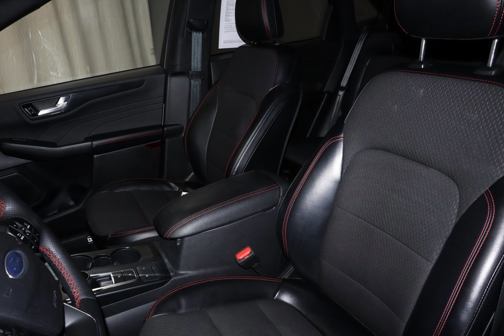 Certified 2024 Ford Escape ST-Line w/ Cold Weather Package image 25