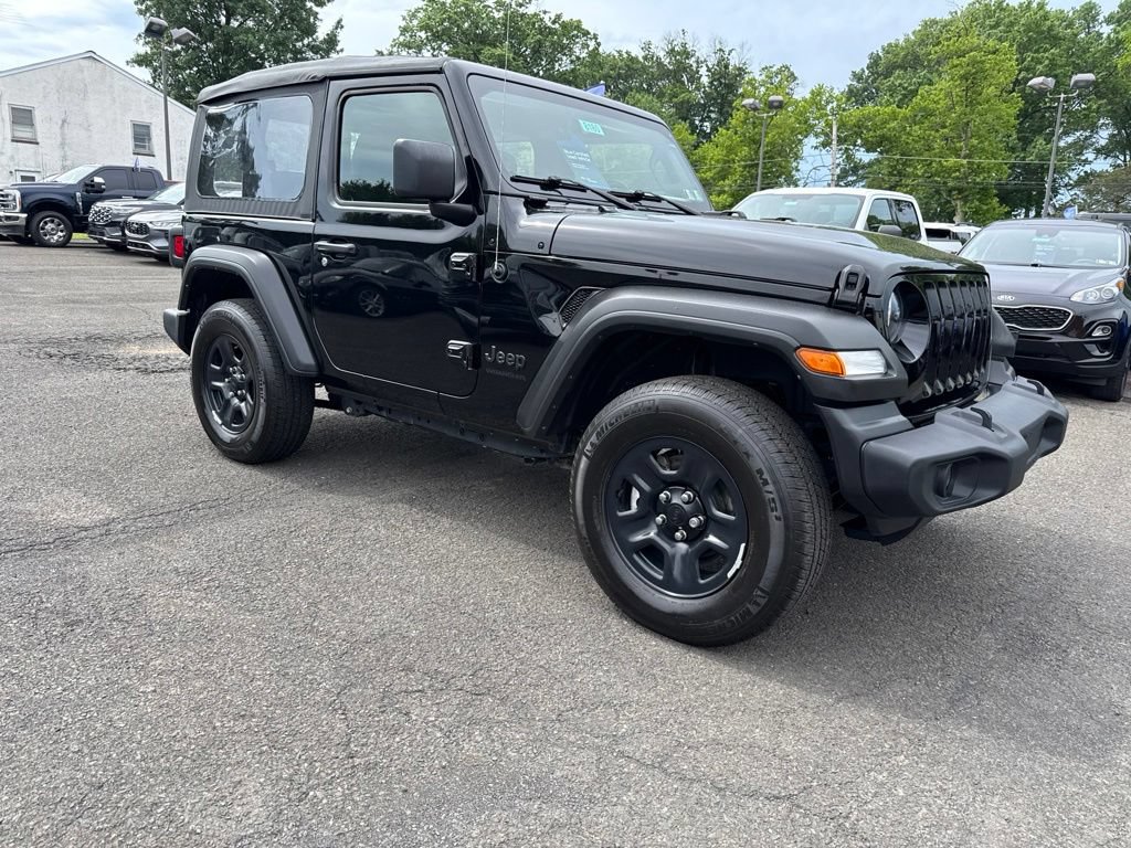 Used 2022 Jeep Wrangler Sport AWD/4WD image 3