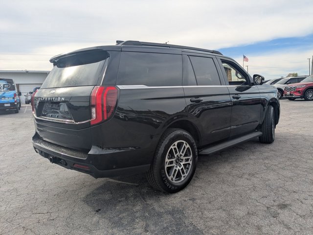 Certified 2025 Ford Expedition Active image 5