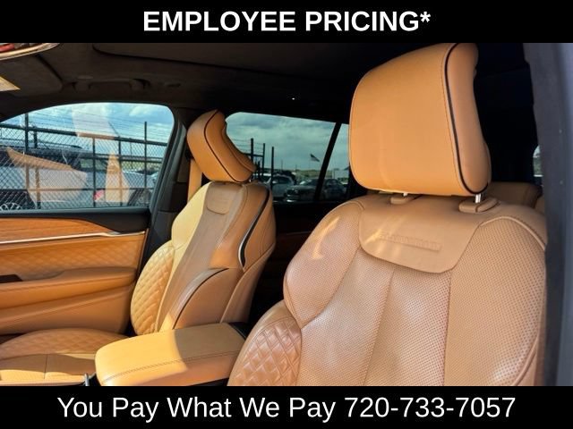 Used 2023 Jeep Grand Cherokee Summit AWD/4WD image 13
