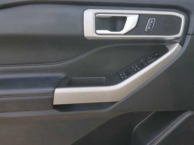 Certified 2022 Ford Explorer XLT w/ Equipment Group 202A image 8