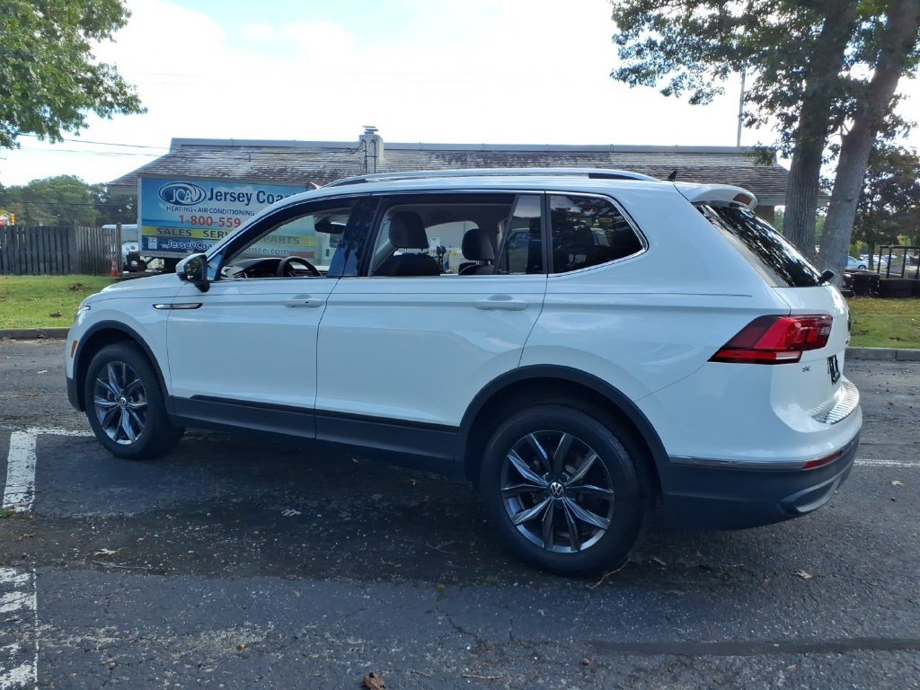 Used 2024 Volkswagen Tiguan SE AWD/4WD image 4