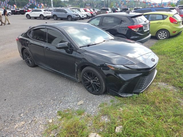 Used 2025 Toyota Camry SE w/ Convenience Package FWD image 2
