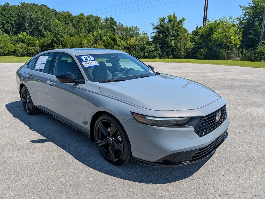 Used 2025 Honda Accord Sport image 2