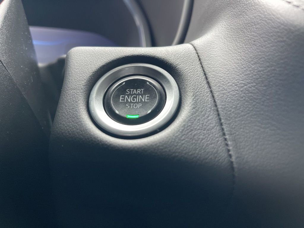 Used 2024 Chevrolet Suburban LT image 13