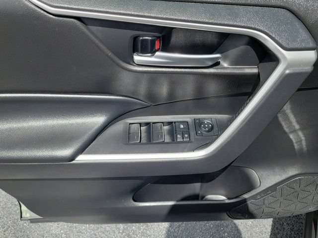 Used 2023 Toyota RAV4 XLE w/ Convenience Package FWD image 16