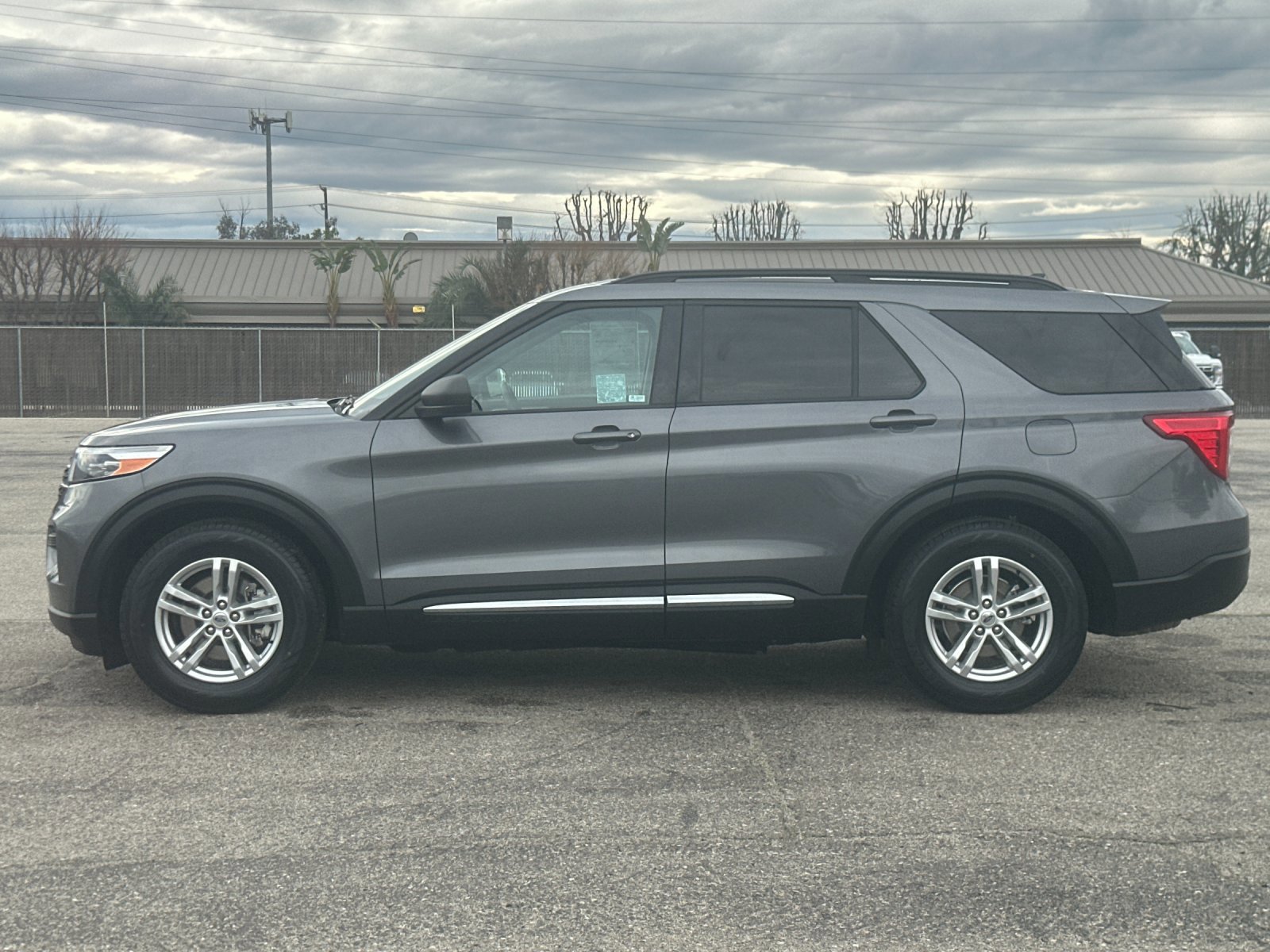 Certified 2022 Ford Explorer XLT image 2