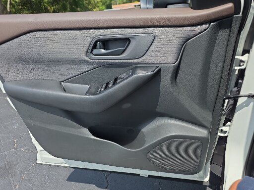 Used 2023 Nissan Rogue S FWD image 19