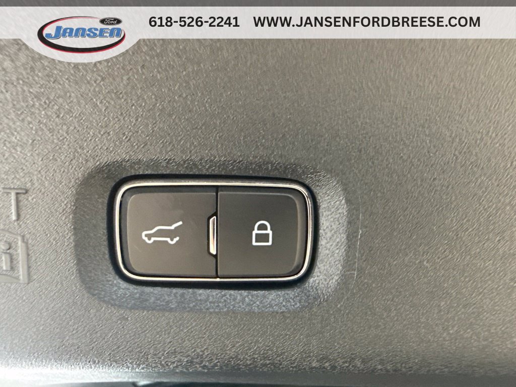 Certified 2025 Ford Expedition Platinum AWD/4WD image 35