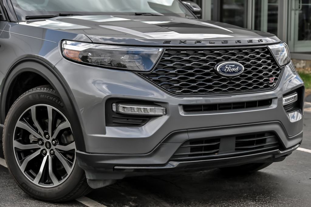 Certified 2022 Ford Explorer ST AWD/4WD image 2