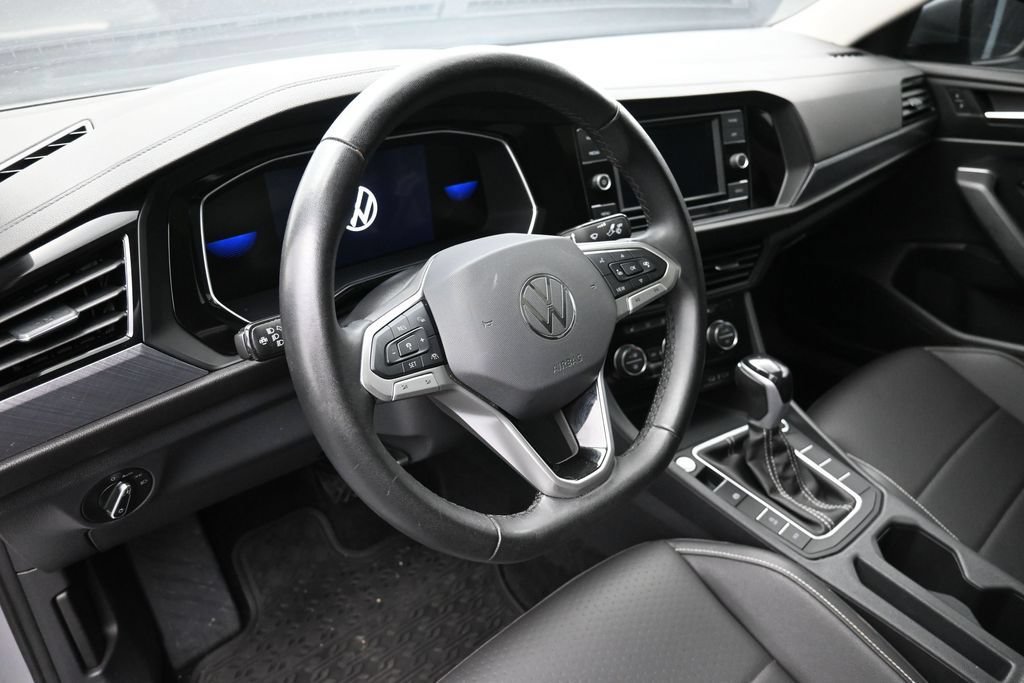 Used 2023 Volkswagen Jetta SE FWD image 18