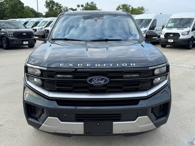 Certified 2025 Ford Expedition Platinum w/ Driver's Package AWD/4WD image 2