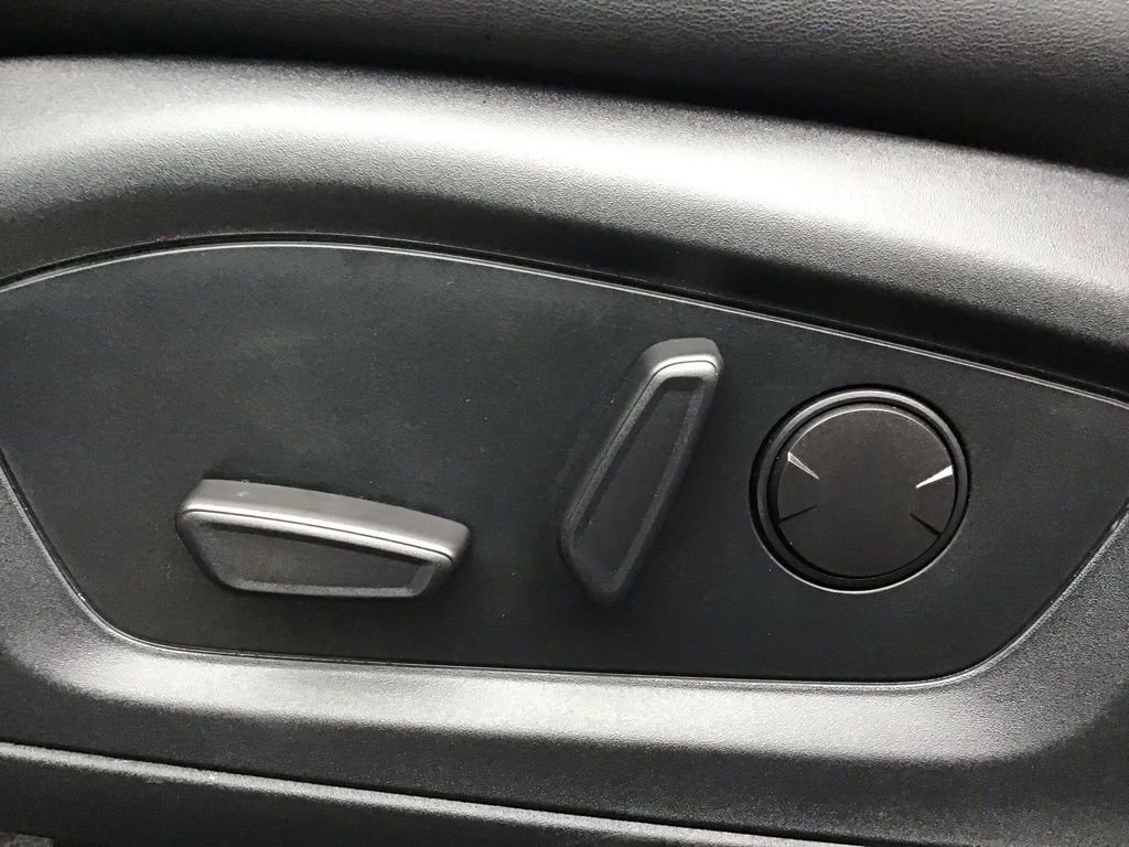 Certified 2022 Ford Explorer XLT w/ Equipment Group 202A image 21