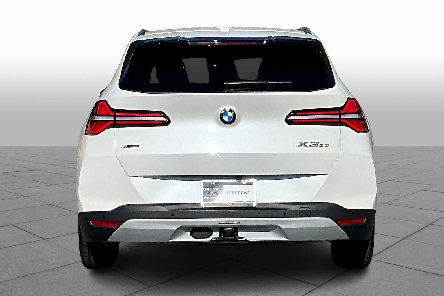 Used 2025 BMW X3 xDrive30i w/ Premium Package image 3