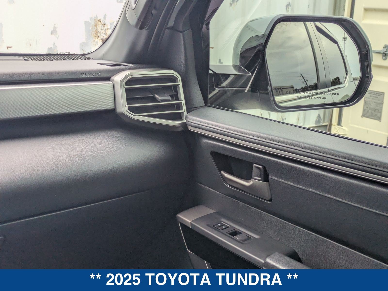Used 2025 Toyota Tundra Limited AWD/4WD image 20