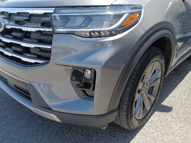Certified 2025 Ford Explorer Active w/ Active Comfort Package AWD/4WD image 9