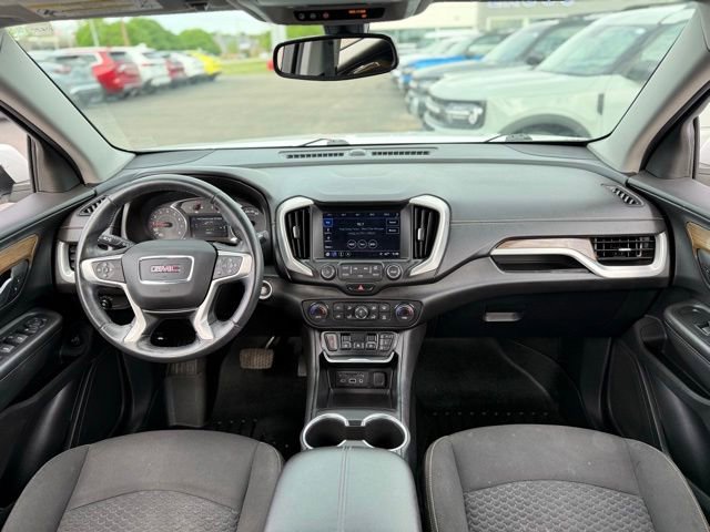 Used 2018 GMC Terrain SLE w/ Infotainment Package I AWD/4WD image 2