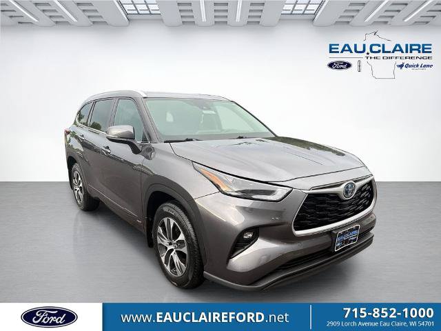 Used 2022 Toyota Highlander XLE AWD/4WD image 1